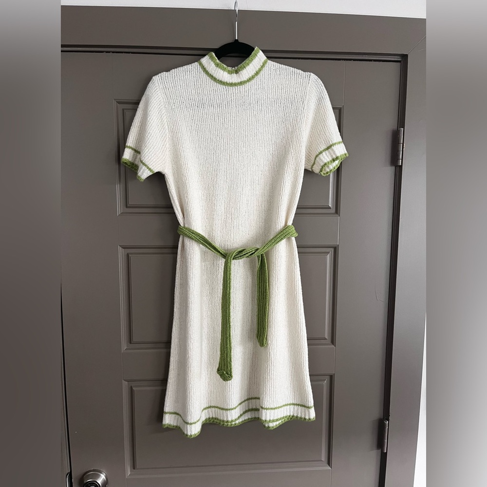 Retro White and Green Knit Dress